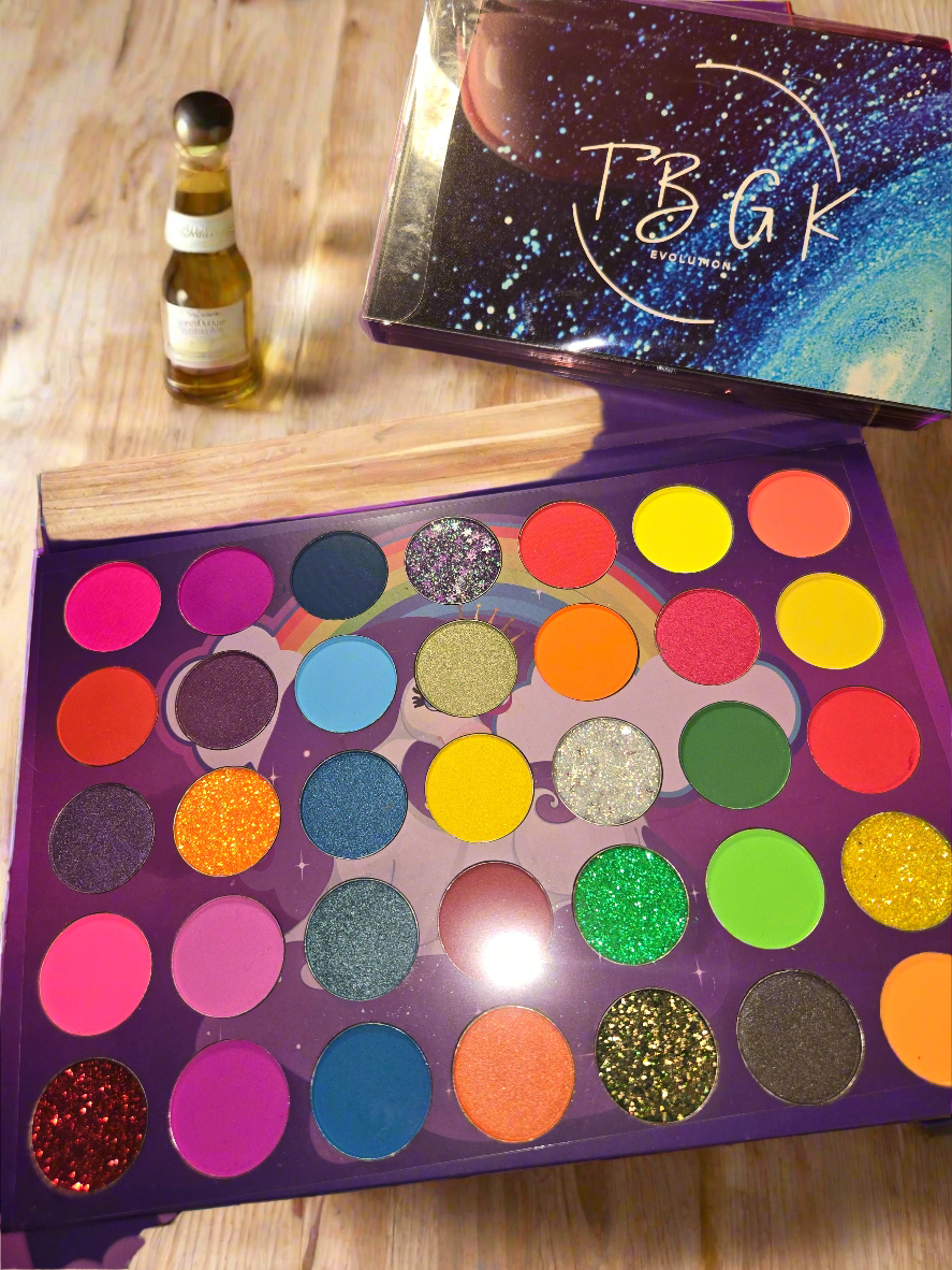 The whole universe (3 Tbgk eyeshadow palettes)Set EVOLUTION,  Galaxy  and Aurora Con!!; Vegan, cruelty free, longevity. High pigmentation